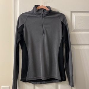 Athletic quarter zip size medium